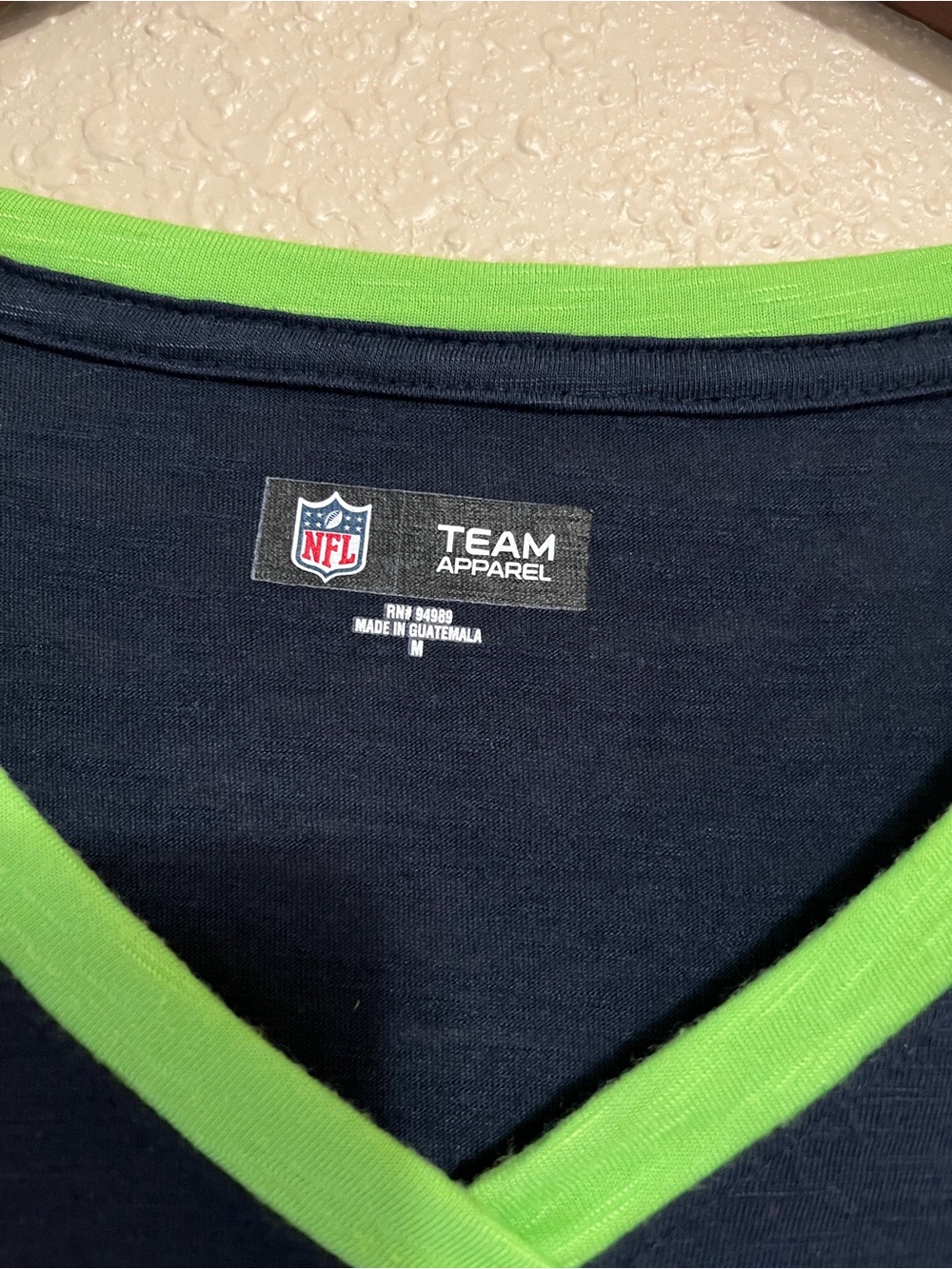 NFL Team Apparel Seattle Seahawks Women’s V-Neck Tee Blue & GreenGlittery Medium - Picture 3 of 8